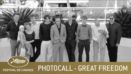 Скачать видео: GREAT FREEDOM (UCR) - PHOTOCALL - CANNES 2021 - VF