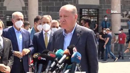 下载视频: Son dakika haber! Cumhurbaşkanı Erdoğan, teröristlerin yakıp devletin onardığı Kurşunlu Camii'nde cuma namazı kıldı