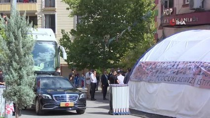 Son dakika haberi: Cumhurbaşkanı Erdoğan, 'Diyarbakır Anneleri'ni kaldıkları çadırda ziyaret etti