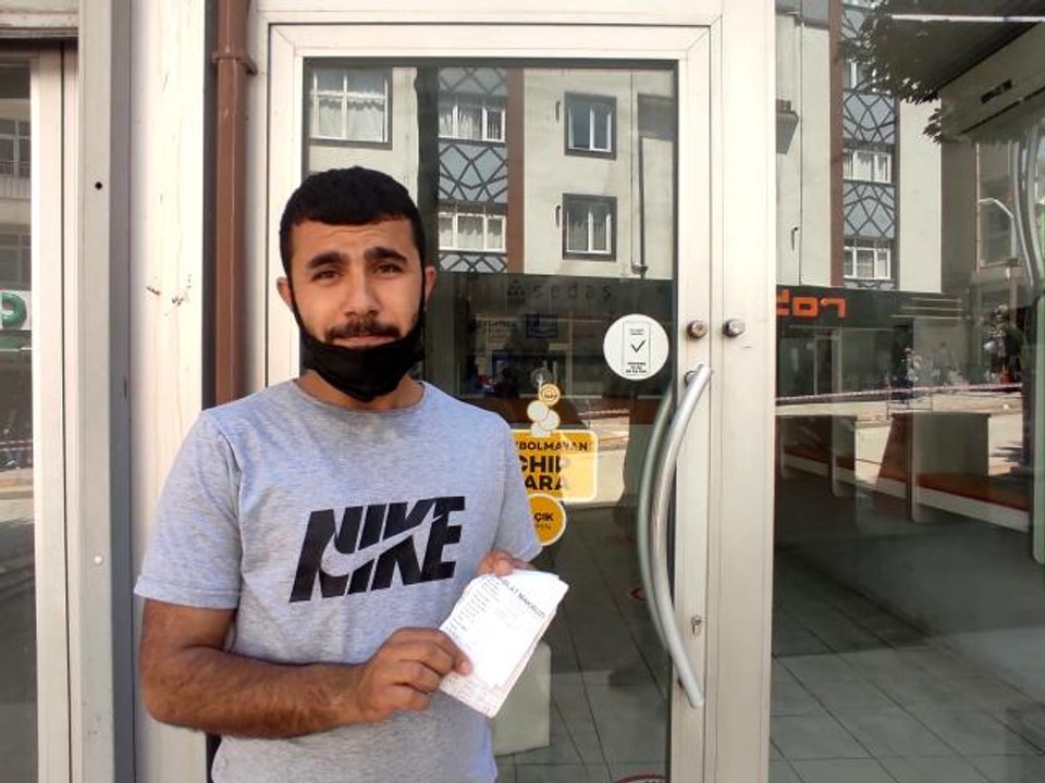 Fatura ödeme noktasında sahte makbuz verip yüzlerce kişiyi dolandırdılar