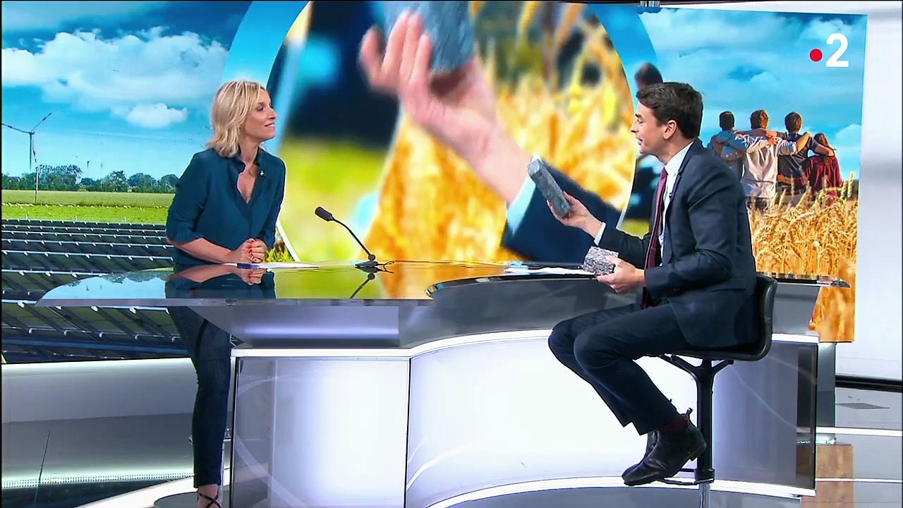 Insolite : elle compresse des vêtements usagés pour faire des briques