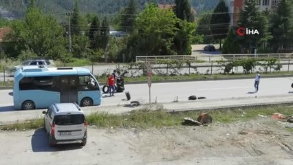 Yola savrulan lastikler tehlike oluşturdu