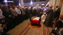 شاهد: جثمان القيادي الفلسطيني أحمد جبريل يوارى الثرى في دمشق