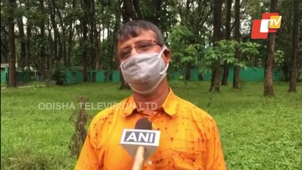 Himalayan Bear All Happy While Playing With Icecube At Bengal Zoo In Siliguri