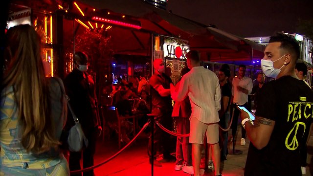 Мальта закрывается от непривитых, а во Франции открываются ночные клубы