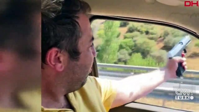 Trafikte rastgele ateş açtı