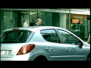 Pub-Peugeot-207-Coccinelle-Koreus