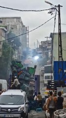 SULTANGAZİ'DE ELEKTRİK KABLOLARI PATLAMALARLA YANDI