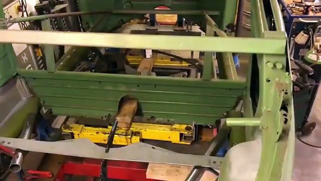 1952 VW Beetle Split window cabriolet complete restoration with accuracy of a Celette car bench (4) - kopie