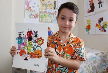 3 YAŞINDA KARİKATÜR ÇİZMEYE BAŞLAYAN TUNA, YURT DIŞINDAN EĞİTİM TEKLİFİ ALDI