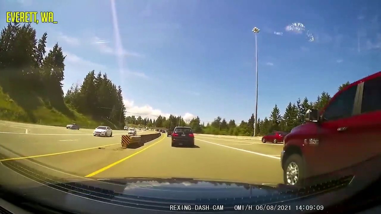 Road Rage, Car Crash, & Bad Drivers _ Driving Fails 2021