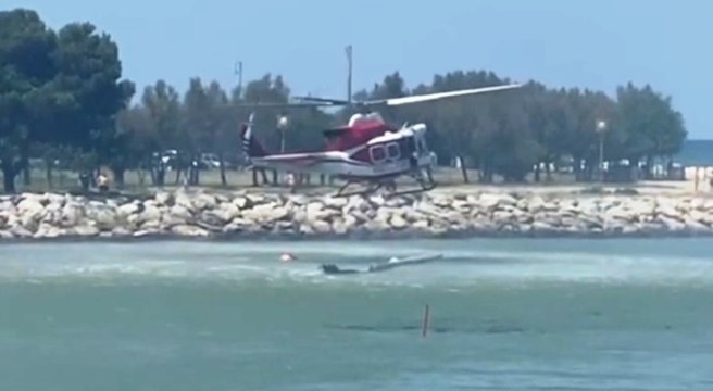 Montesilvano (PE) - Incendio di sterpaglie, in azione elicottero Vigili del Fuoco (10.07.21)