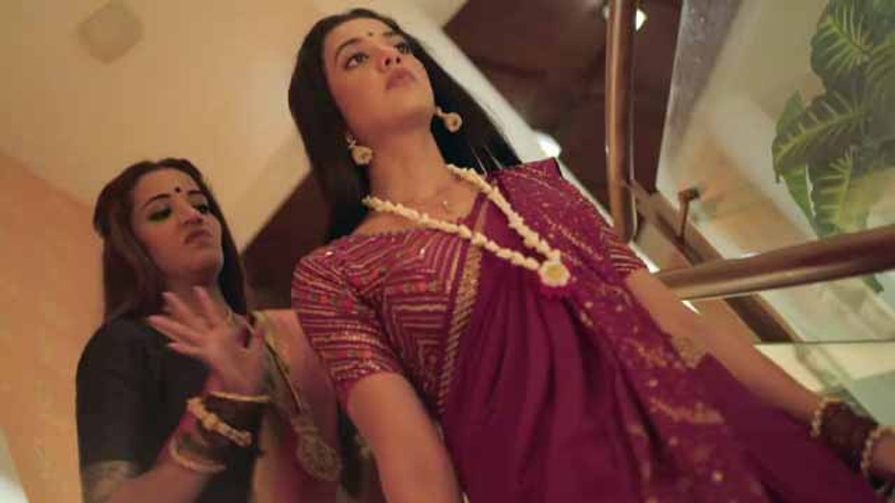 Namak Issk Ka Episode 157; Kahani fell from Staircase, Iravati Pushes her Hard | FilmiBeat