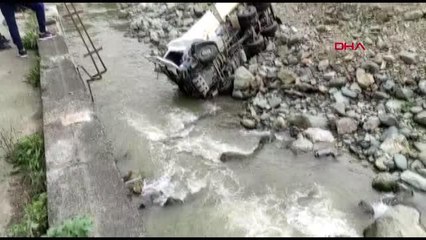 KAZADA YARALANAN SÜRÜCÜ KAYBOLAN 15 BİN DOLARINI ARADI