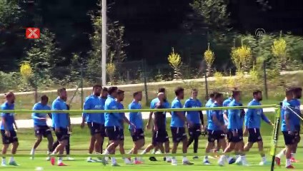 Fenerbahçeli taraftarlardan idmana yoğun ilgi