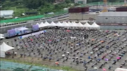 대유행에도 할인 행사 북적...거리두기 무색 / YTN