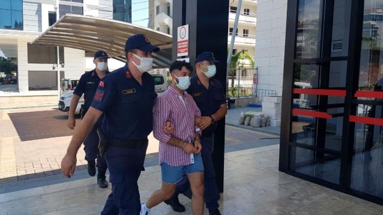 Son dakika haberleri... Otomobille çarptığı Polonyalı 2 turistin ölümüne sebep olan Alman uyruklu sürücü adliyeye sevk edildi