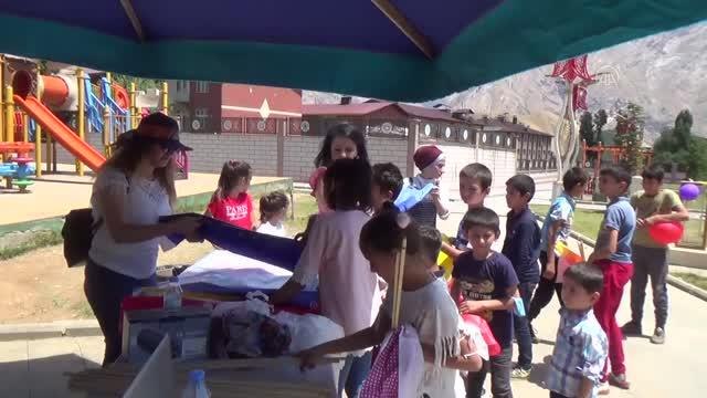 1. Geleneksel Çocuk Şenliği - Çocuklar uçurtma uçurarak eğlendi