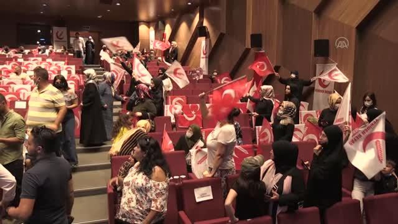 BALIKESİR - Yeniden Refah Partisi Genel Başkanı Erbakan, partisinin Balıkesir İl Kongresine katıldı