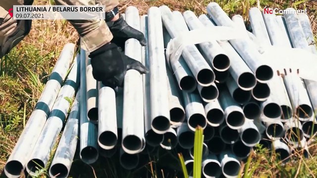 Lithuania border guards erect Belarus border fence
