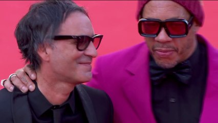 L'équipe de "Cette musique ne joue pour personne" sur les Marches - Cannes 2021