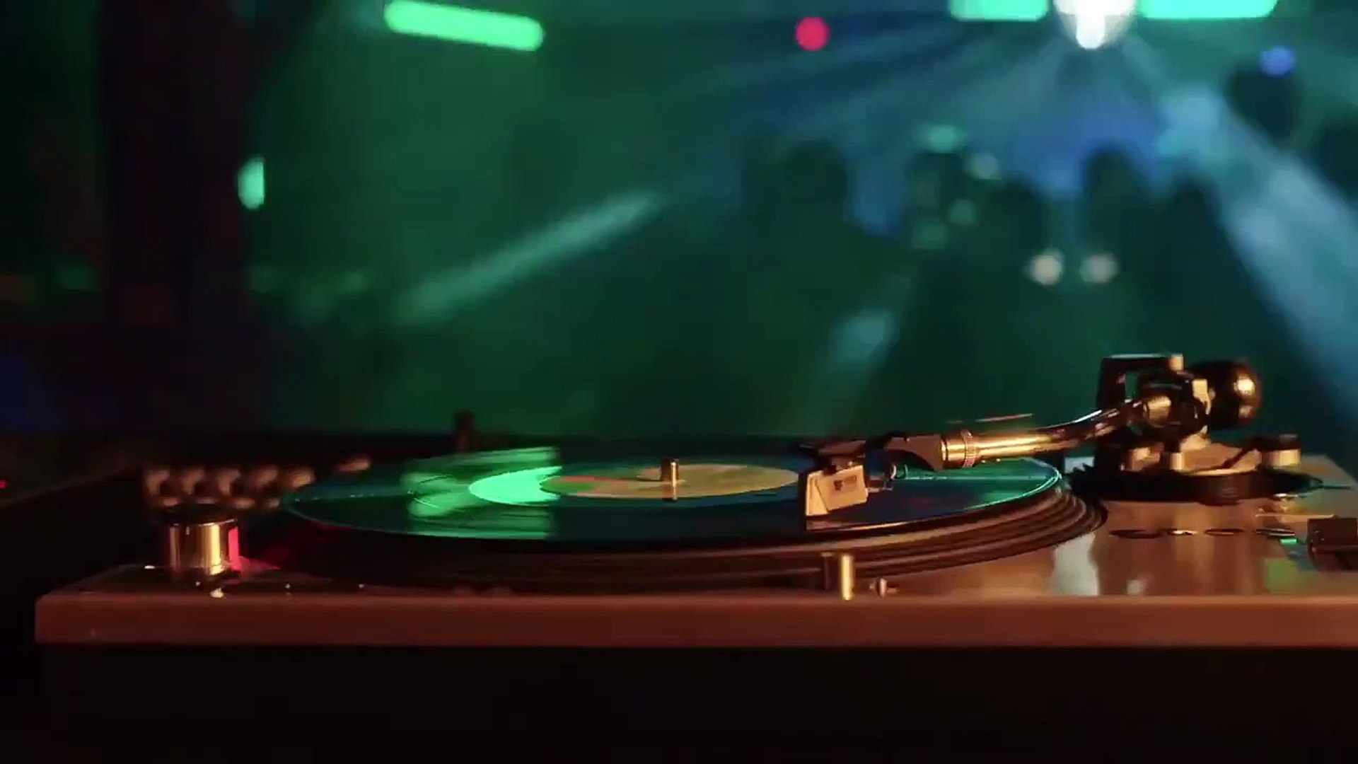 Coronavirus - Une publicité télé pour la bière Heineken faisant la  promotion de la vaccination contre le COVID19 déclenche un appel au boycott