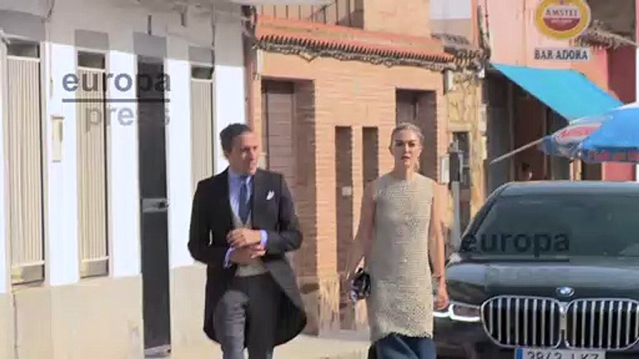Marta Ortega y Carlos Torreta llegan a la boda de sus amigos Felipe Cortina y Amelia Millán