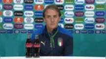 Finale - Chiellini et Mancini s'amusent de la Une parodique de Braveheart avec Mancini en Mel Gibson