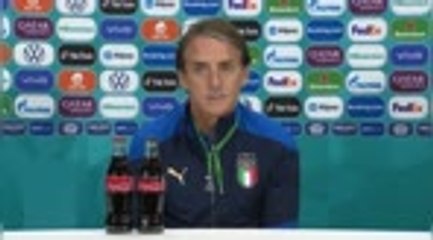 Finale - Chiellini et Mancini s'amusent de la Une parodique de Braveheart avec Mancini en Mel Gibson