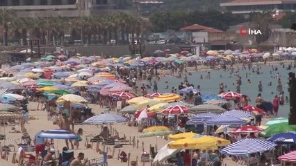 Ünlü tatil beldesi Çeşme tıklım tıklım