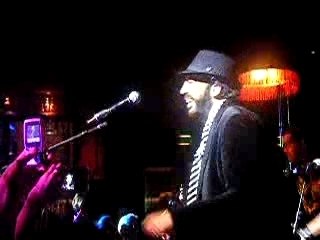 Juan Luis Guerra à Paris: La bilirrubina