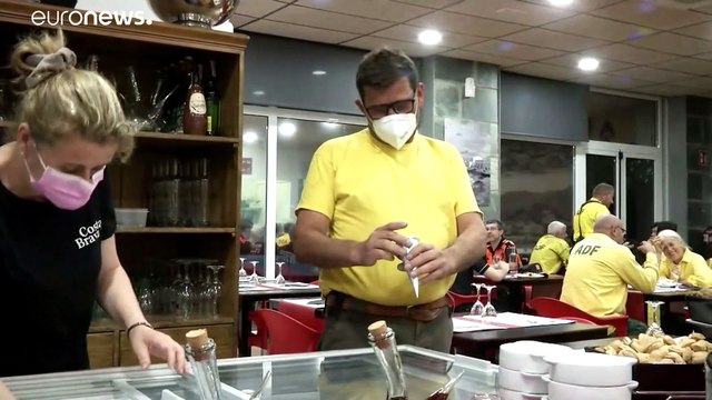 حريق غابات يجبر المئات على النزوح من منازلهم في إقليم كاتالونيا الإسباني