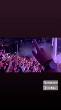 Laeticia Hallyday et Jalil Lespert s'éclatent en boite dans le club Amnesia le 10 juillet 2021. Instagram