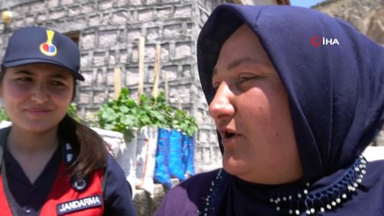 Anne ve asker oğlunun gözyaşları içinde duygulandıran görüşmesi