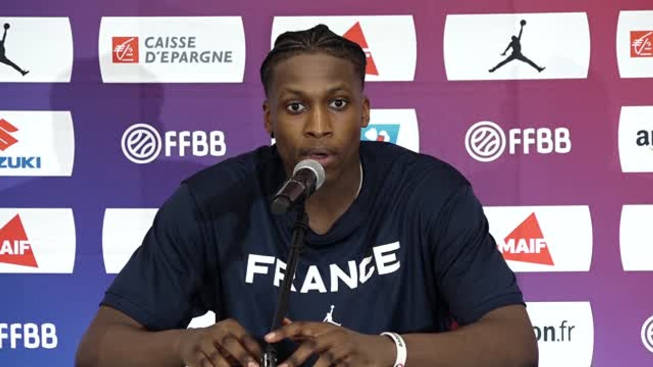 France - Ntilikina : "Ça fait plaisir d'être devant nos fans"
