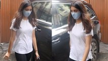 Navya Naveli Nanda Spotted at Annanya Pandey's house to give condolence | FilmiBeat