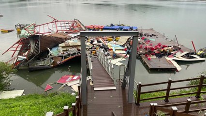 충주에서 폭우로 수상스키장 선착장 대기소 지붕 붕괴...5명 다쳐 / YTN