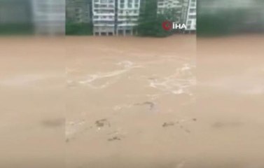 Çin'de şiddetli yağışlar sele neden oldu