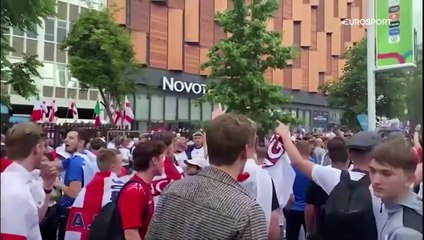 "Football is coming home" : L'indémodable refrain des fans anglais en route pour Wembley