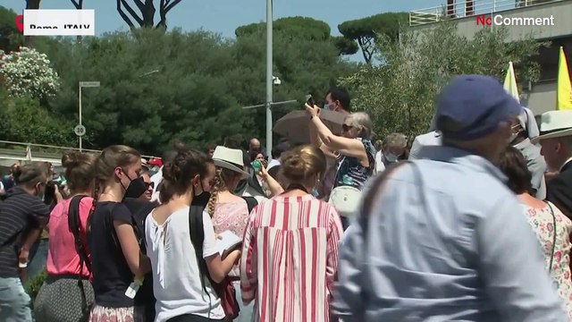 Pope makes first public appearance since surgery