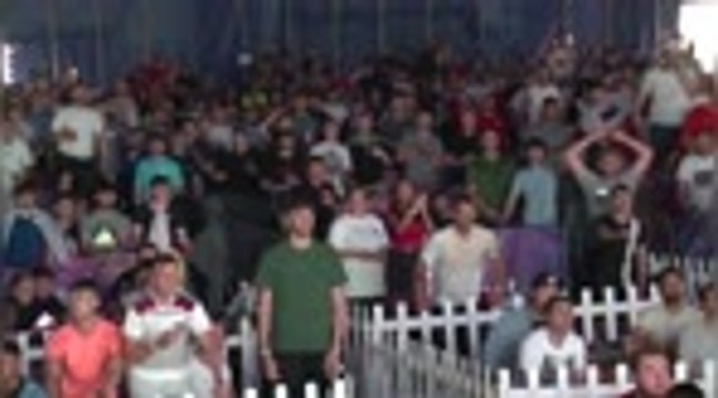 Euro 2020 - La joie des fans anglais sur le but de Shaw