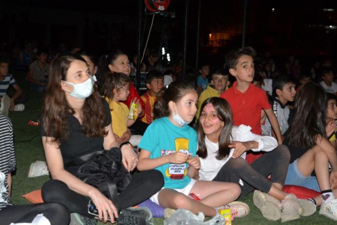 Hakkari'deki çocuk şenliği misket oyun havasıyla sona erdi