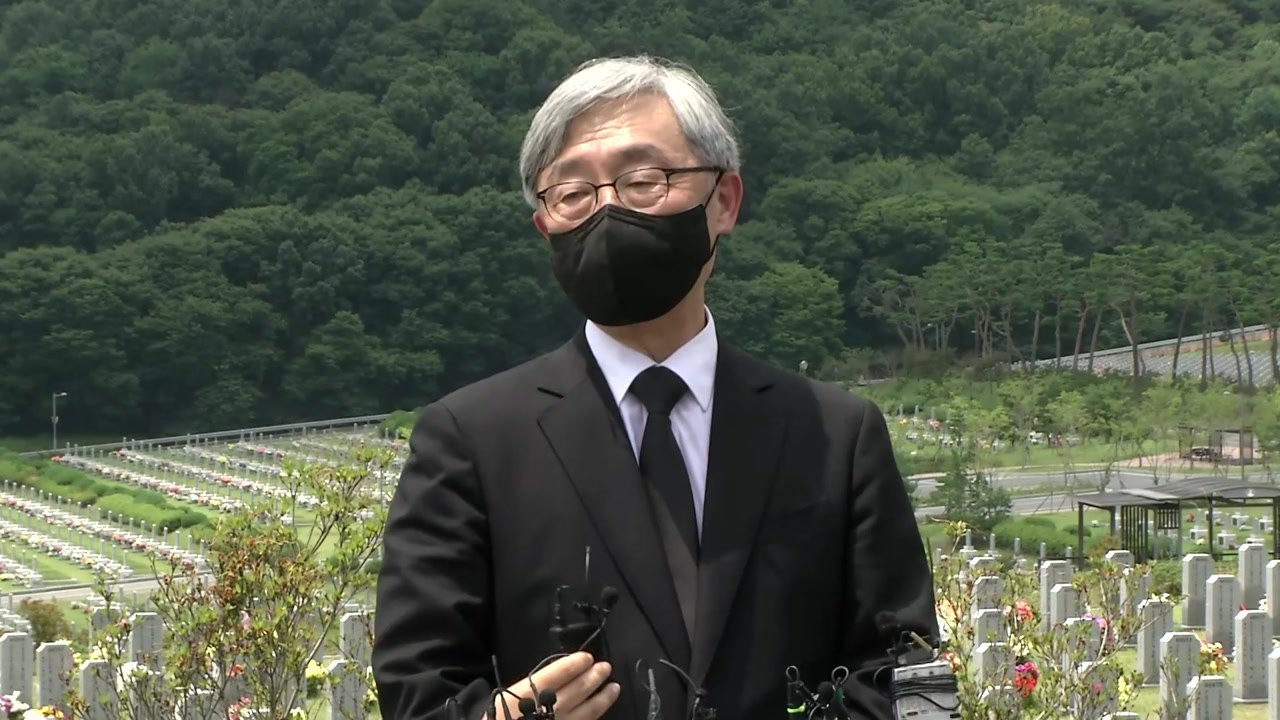 최재형 대선 출마 "따뜻한 빛 비추어지는 나라 만들 것" / YTN
