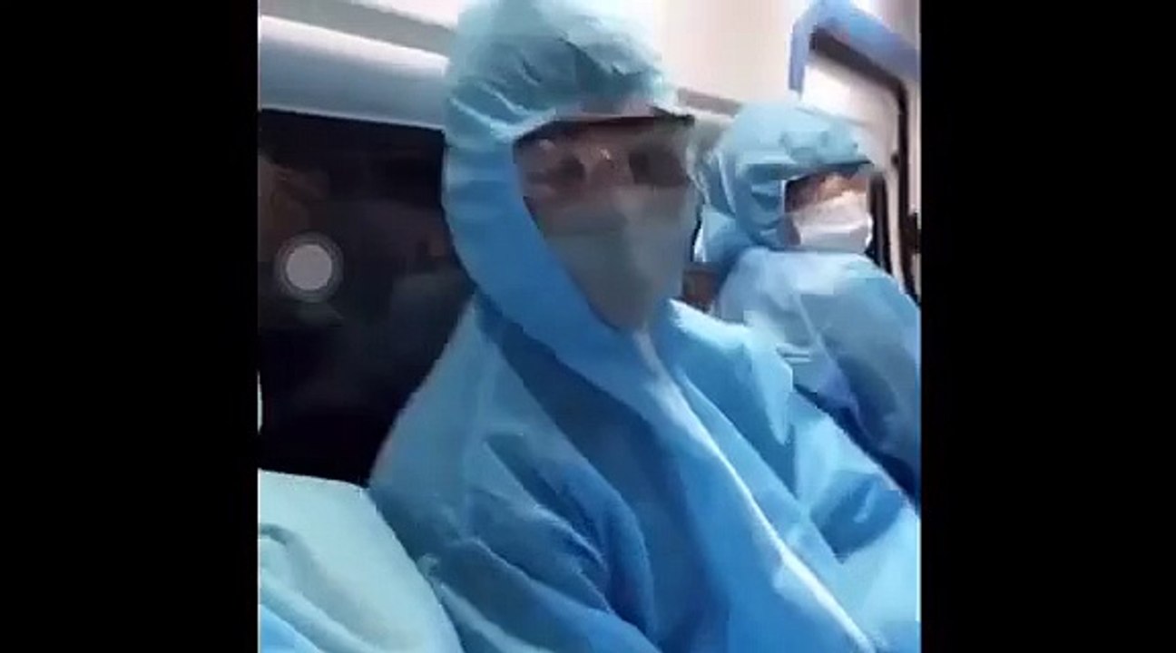 Clip F0 chạy nhảy năng động, khoẻ khoắn trong bệnh viện dã chiến