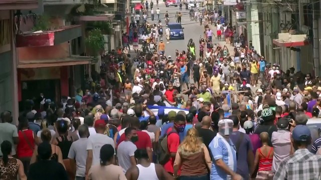 Des milliers de Cubains manifestent leur colère face aux pénuries