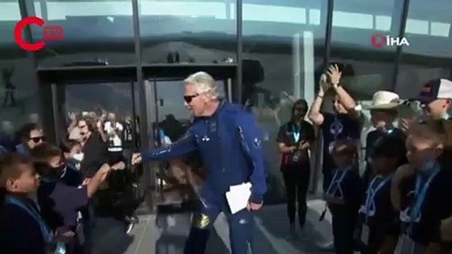 Sir Richard Branson, Virgin Galactic şirketinin roketiyle ilk defa uzaya çıktı