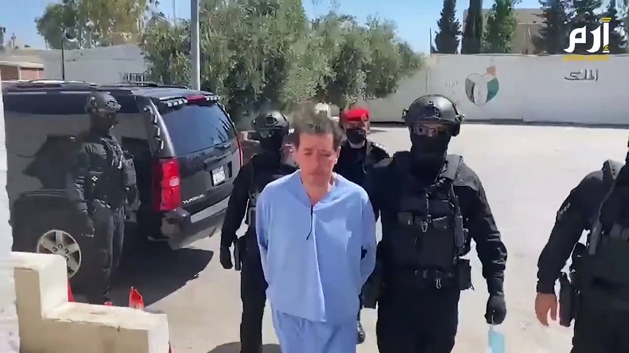 لقطات للمتهمين باسم عوض الله والشريف حسن بن زيد قبيل النطق بالحكم في قضية الفتنة