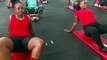 Ce coach sportif montre d'incroyables positions s3xuelles à des femmes