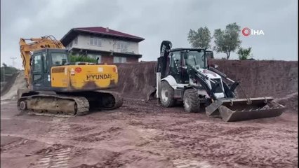 Villa yapmak için düzetme çalışması yapılan arazide tarihi mezarlar ortaya çıktı