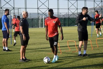 Cristian Borja: "Umarım elimden geleni yapıp Alanyaspor'u iyi yerlere taşırım"